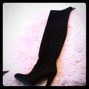 'Gorgeous Black' Steve Madden High leg boots